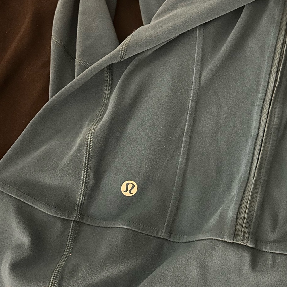 Lululemon define jacket in blue teal! 💙💚💙 - Picture 7 of 8